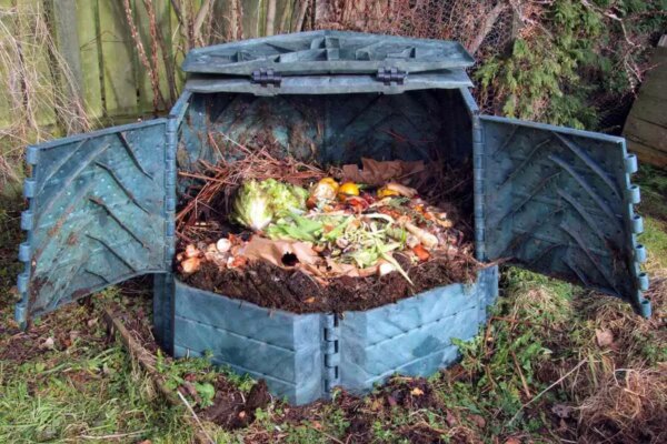 1682169678 Kako na jednostavan nacin napraviti kompost mrvicast AgroPower Vrtni alati i strojevi