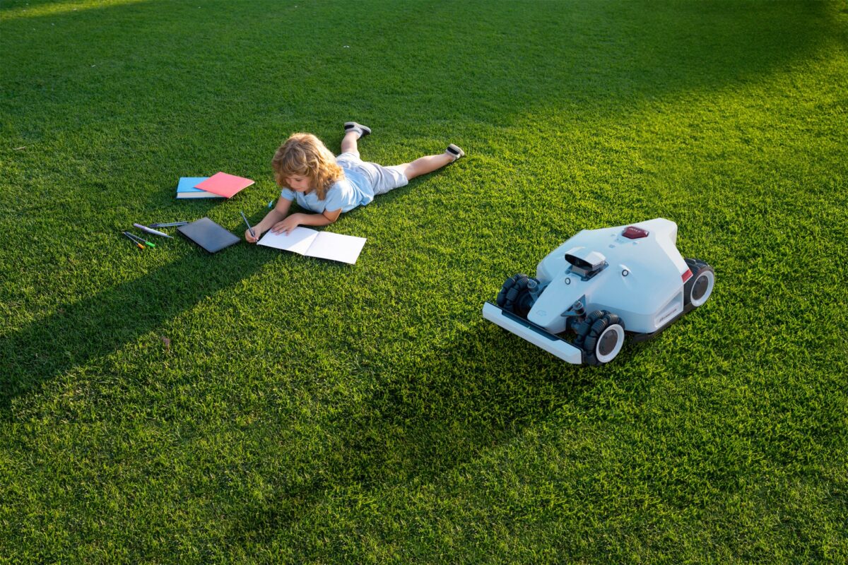 luba2 moluba 2 robotska kosilica agropower profesionalna bez zice visoku travu prepreke nagib brdo neravan teren strmine 65464654wing 1 AgroPower Vrtni alati i strojevi