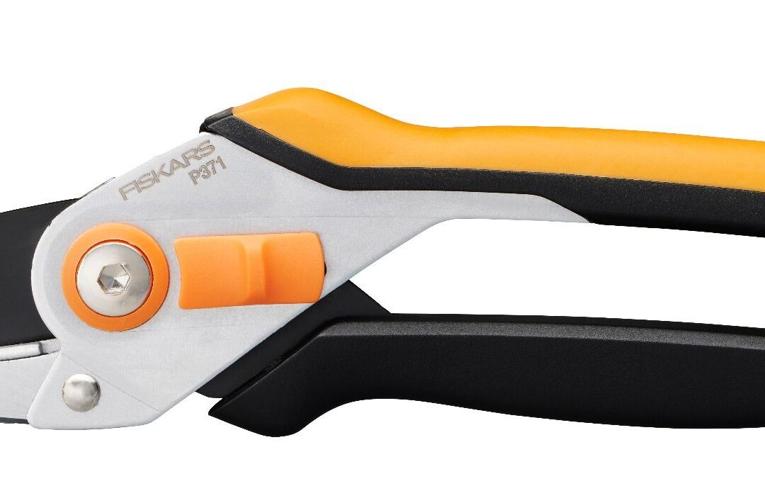 Fiskars FISKARS skare vrtne mimoilazne Solid P331 1057163 P331 PP23 agropower 891364463 AgroPower Vrtni alati i strojevi