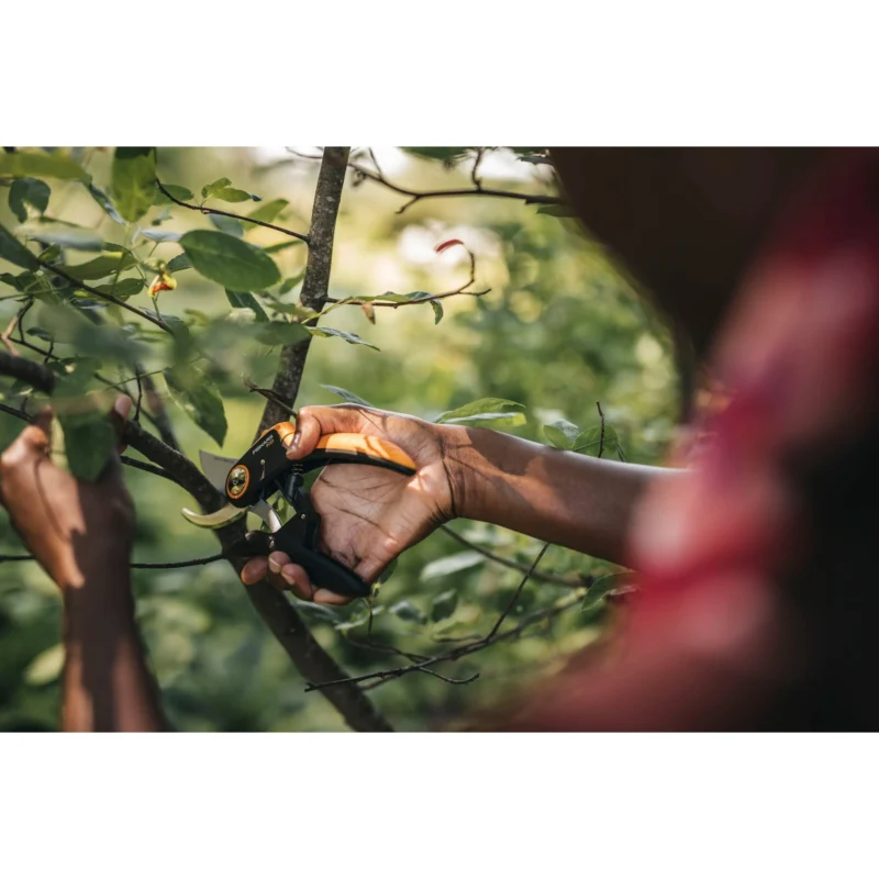 Fiskars FISKARS vrtne skare mimoilazne Plus P721 1057170 P721 agropower 972634313 AgroPower Vrtni alati i strojevi