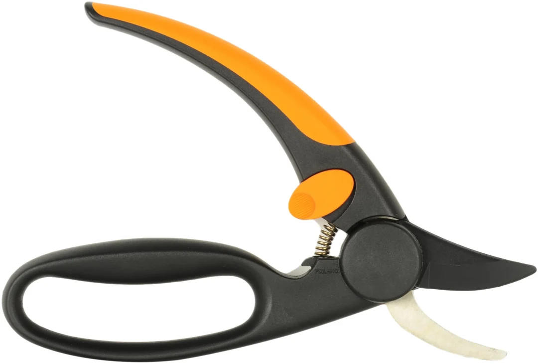 Fiskars skare vrtne mimoilazne 201mm P44 1001534 agropower 161386246 scaled AgroPower Vrtni alati i strojevi