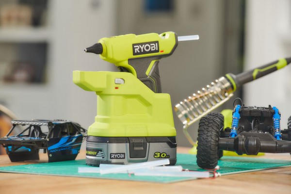 Ryobi aku pistolj za toplo lijepljenje RGLM18 0 ONE 5133005001 RPP24 AgroPower Vrtni alati i strojevi