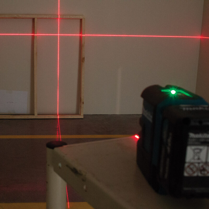 Makita laserski krizni nivelir SK106DZ agropower 061396498 AgroPower Vrtni alati i strojevi