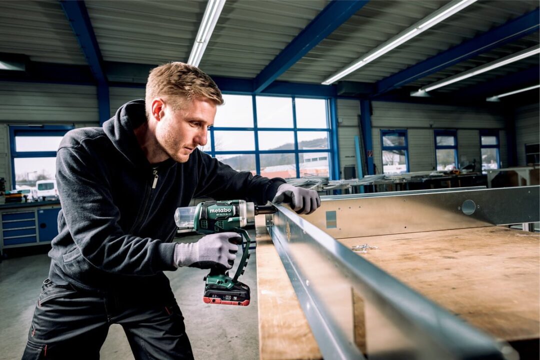 METABO AKU PIŠTOLJ ZA BLOK ZAKOVICE NP 18 LTX BL 5.0 - Slika 3