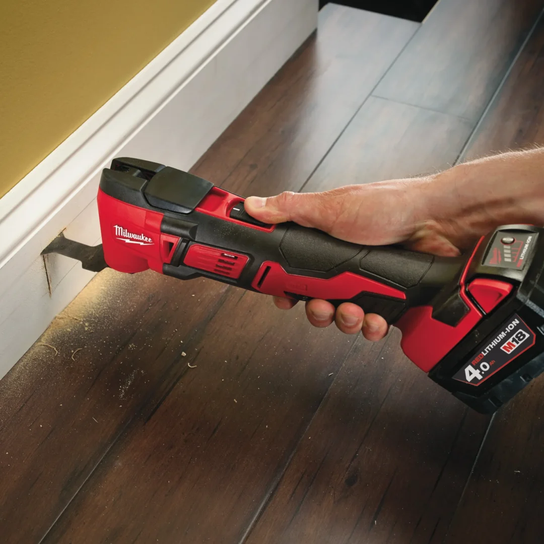Milwaukee M18 BMT 421C AKU MULTITOOL alati matic 683512172 scaled 1 AgroPower Vrtni alati i strojevi