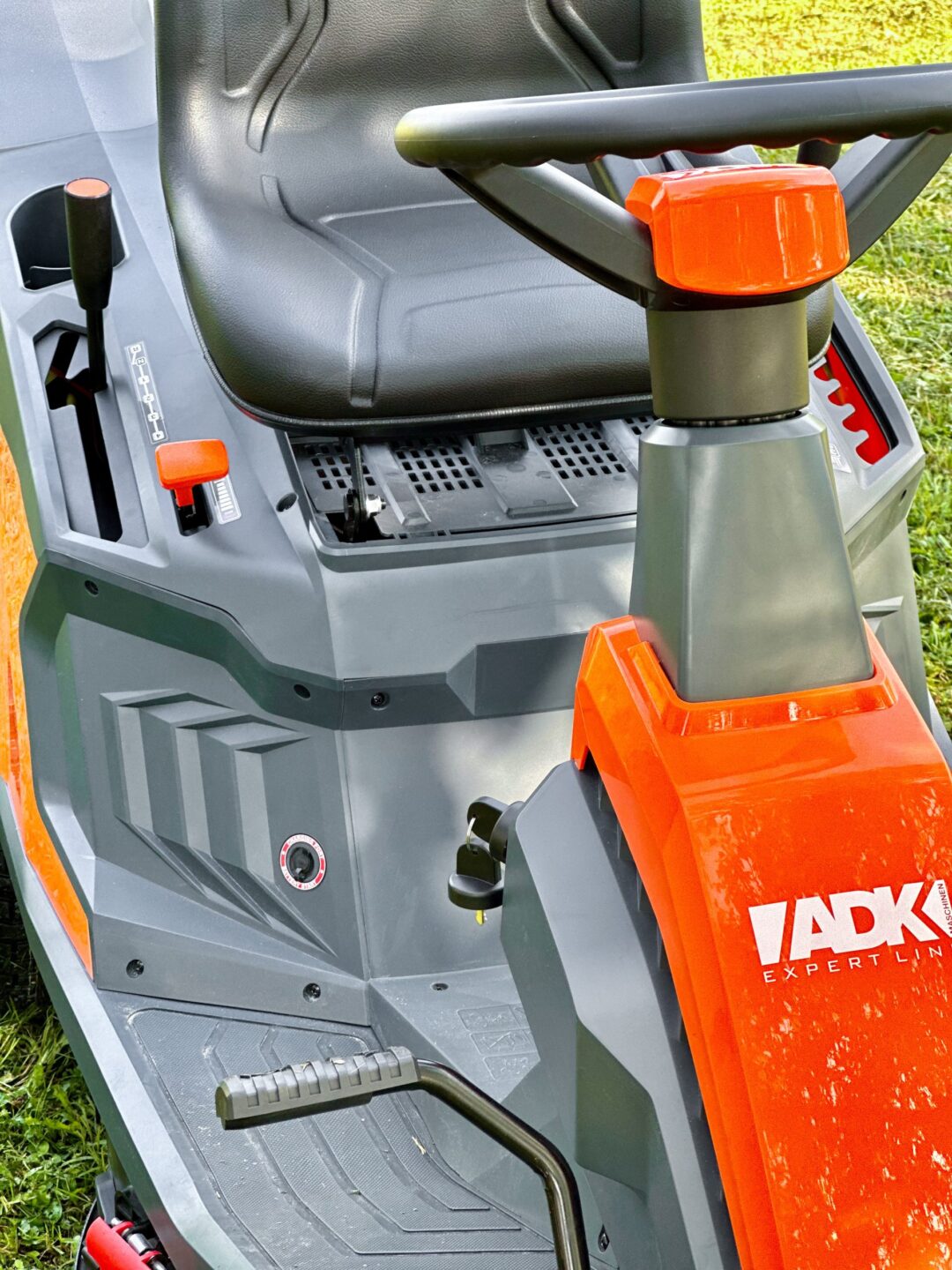 Ride on Mower T66RS-D4 - Slika 3
