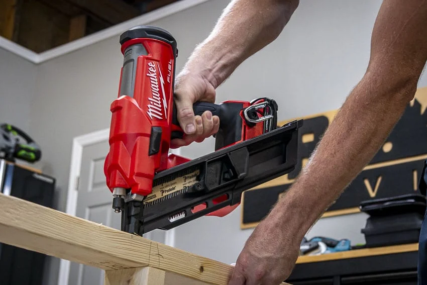 21421421423234Milwaukee M18 Framing Nailer25 AgroPower Vrtni alati i strojevi